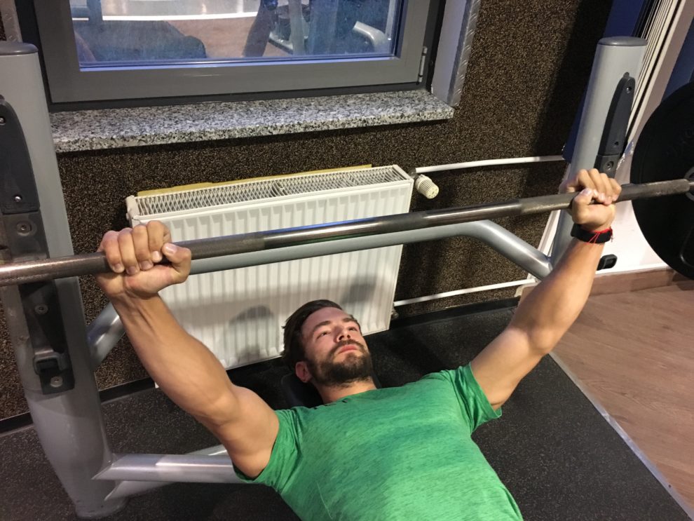 ᐅ Untere Brust Training Die besten Übungen für Dein Brust Workout!