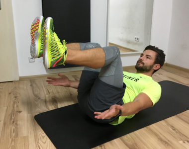 crunches-arme-seitlich_03_edited