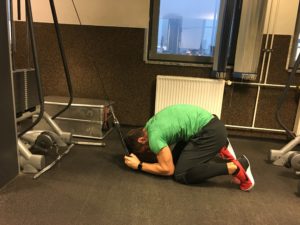 crunches-am-kabelzug_02
