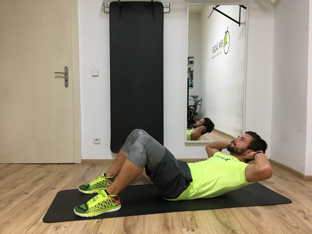 ᐅ Untere Brust Training Die besten Übungen für Dein Brust Workout!
